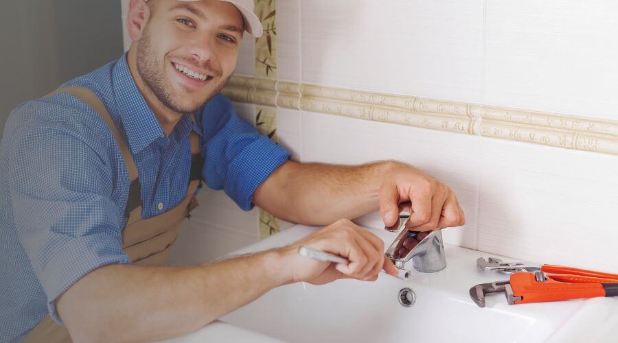 Expert burst pipe repair services in Springerton, IL